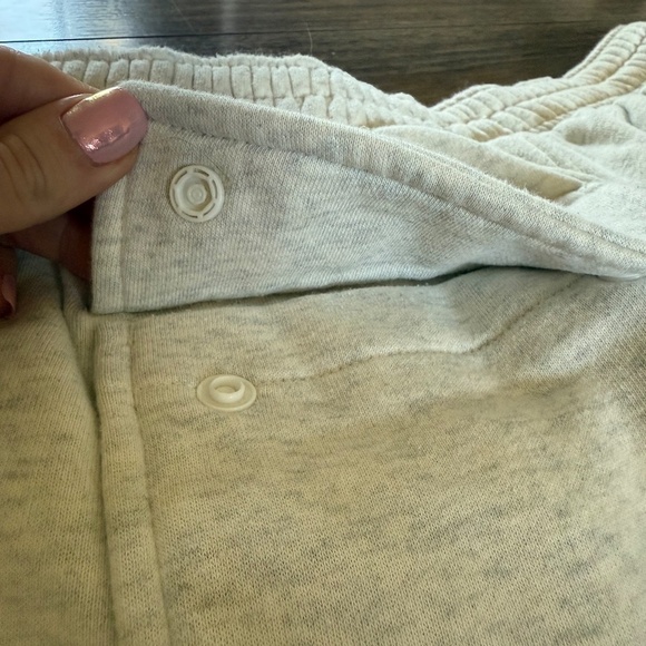 Reebok Women’s AE BR Fleece Shorts | Size Small | Perfect Condition - Picture 8 of 10